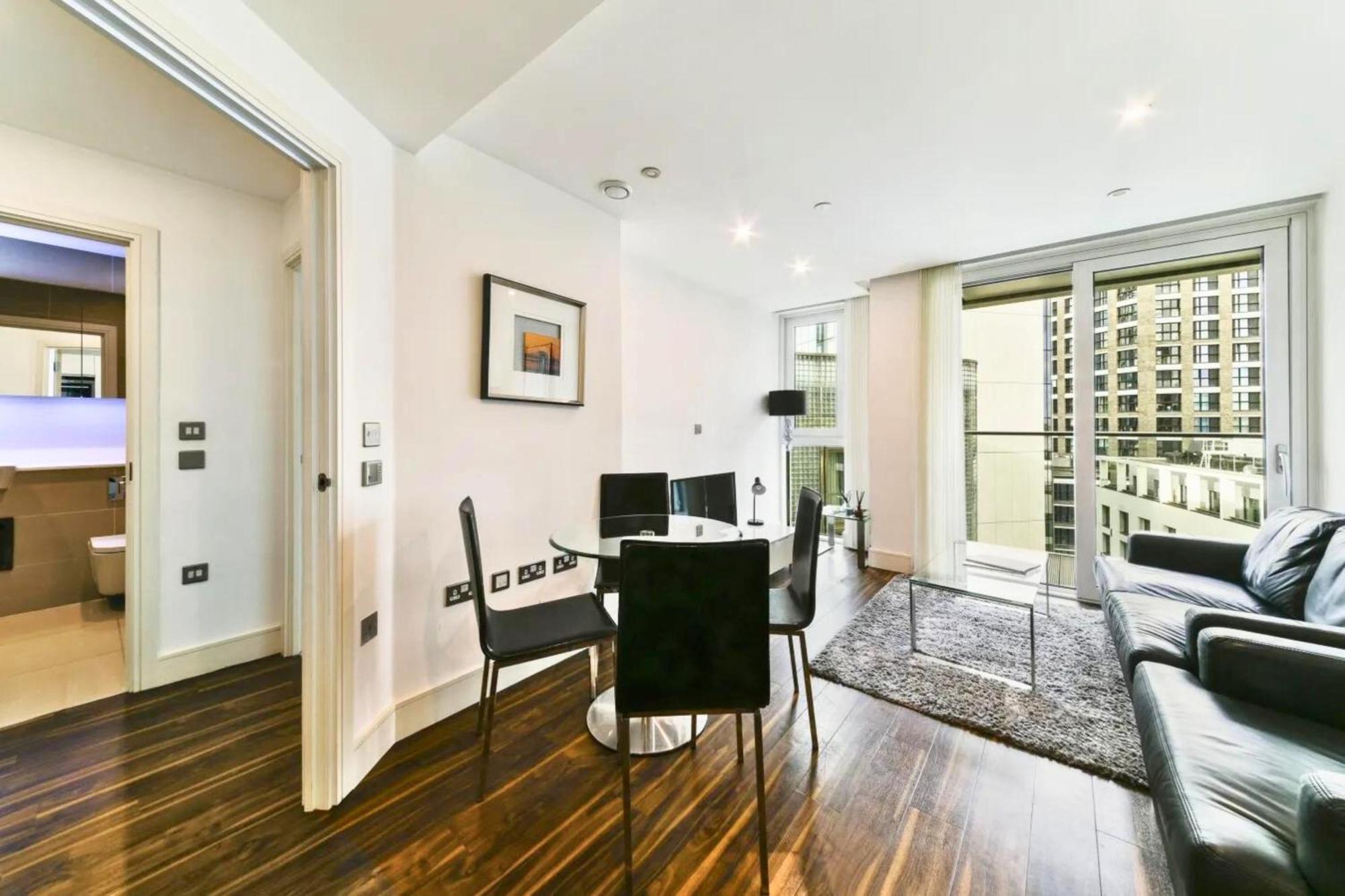 Apartament Tower Bridge - Balcony - Ac - Heated Floor - Fast Wifi - Luxurylondonstays *