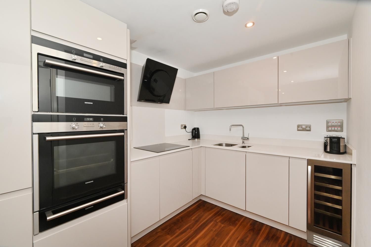Apartament Tower Bridge - Balcony - Ac - Heated Floor - Fast Wifi - Luxurylondonstays Londra